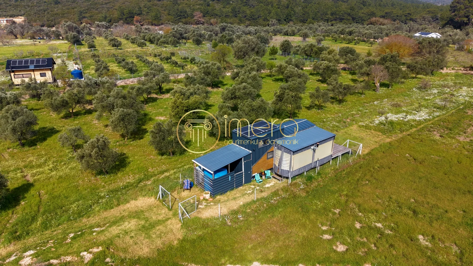 URLA BARBAROS KÖYÜNDE ALT YAPISI HAZIR VE TİNY HOUSE İÇİNDE 465 M2 MÜSTAKİL TAPULU ARAZİ